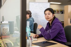 Rotman grad student; desks for Institute trainees